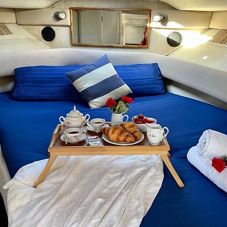 Yacht Hotel Barcelona 산트 아드리아 데 베소스 외부 사진