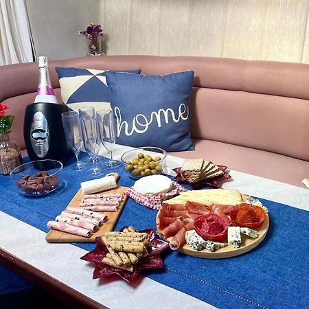 Yacht Hotel Barcelona 산트 아드리아 데 베소스 외부 사진