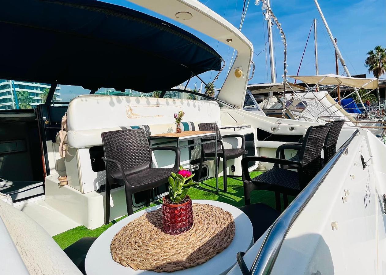 Yacht Hotel Barcelona 산트 아드리아 데 베소스 외부 사진