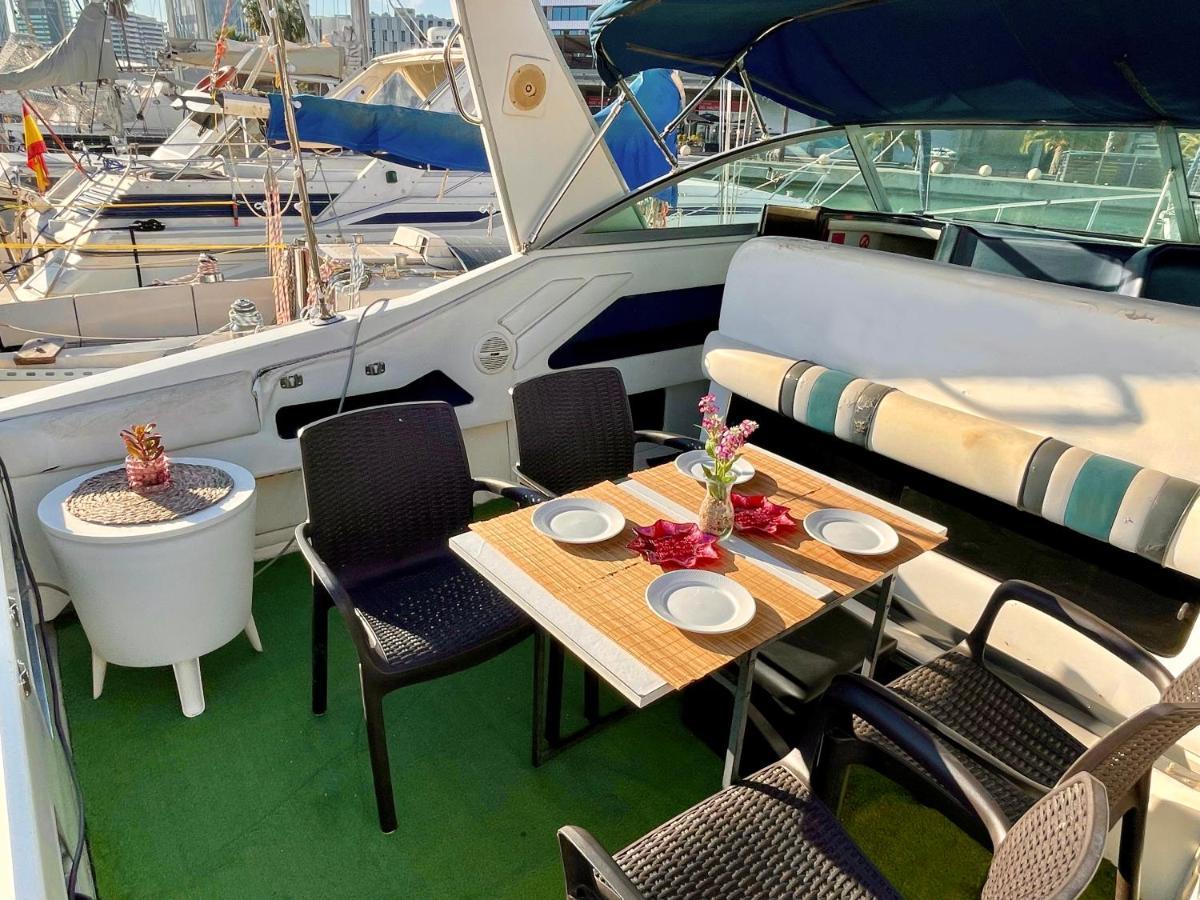 Yacht Hotel Barcelona 산트 아드리아 데 베소스 외부 사진