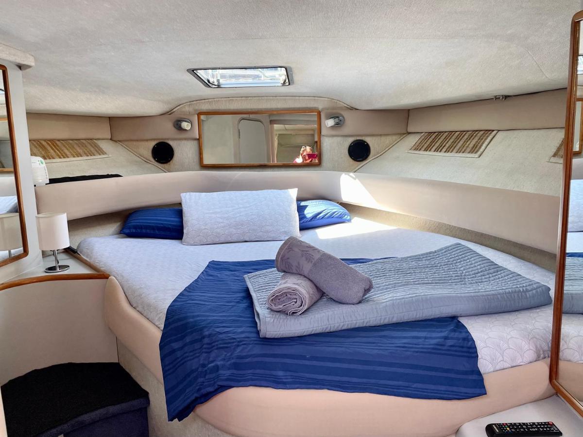 Yacht Hotel Barcelona 산트 아드리아 데 베소스 외부 사진