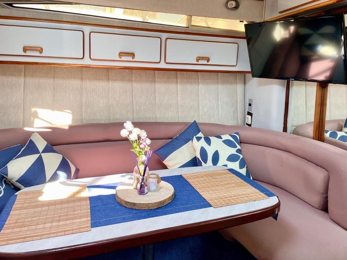Yacht Hotel Barcelona 산트 아드리아 데 베소스 외부 사진