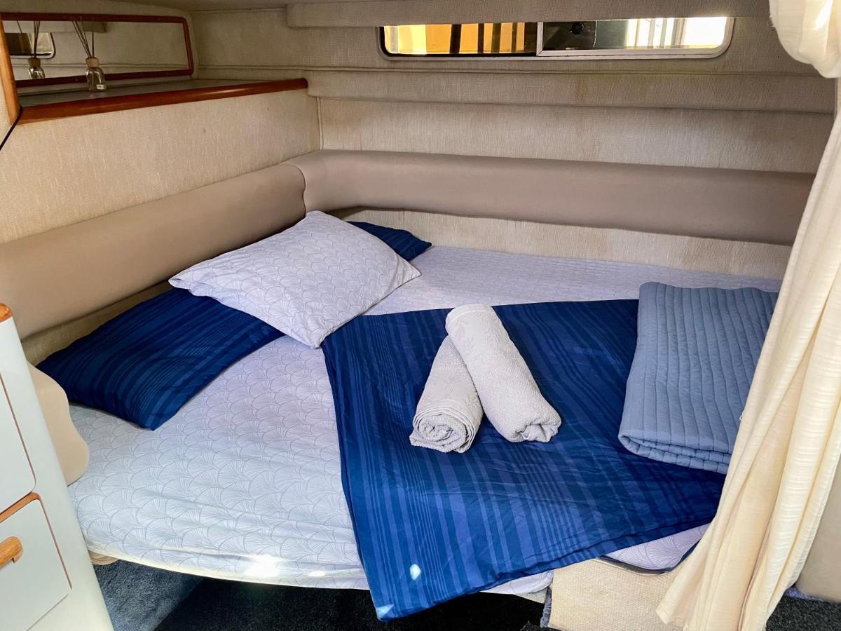 Yacht Hotel Barcelona 산트 아드리아 데 베소스 외부 사진