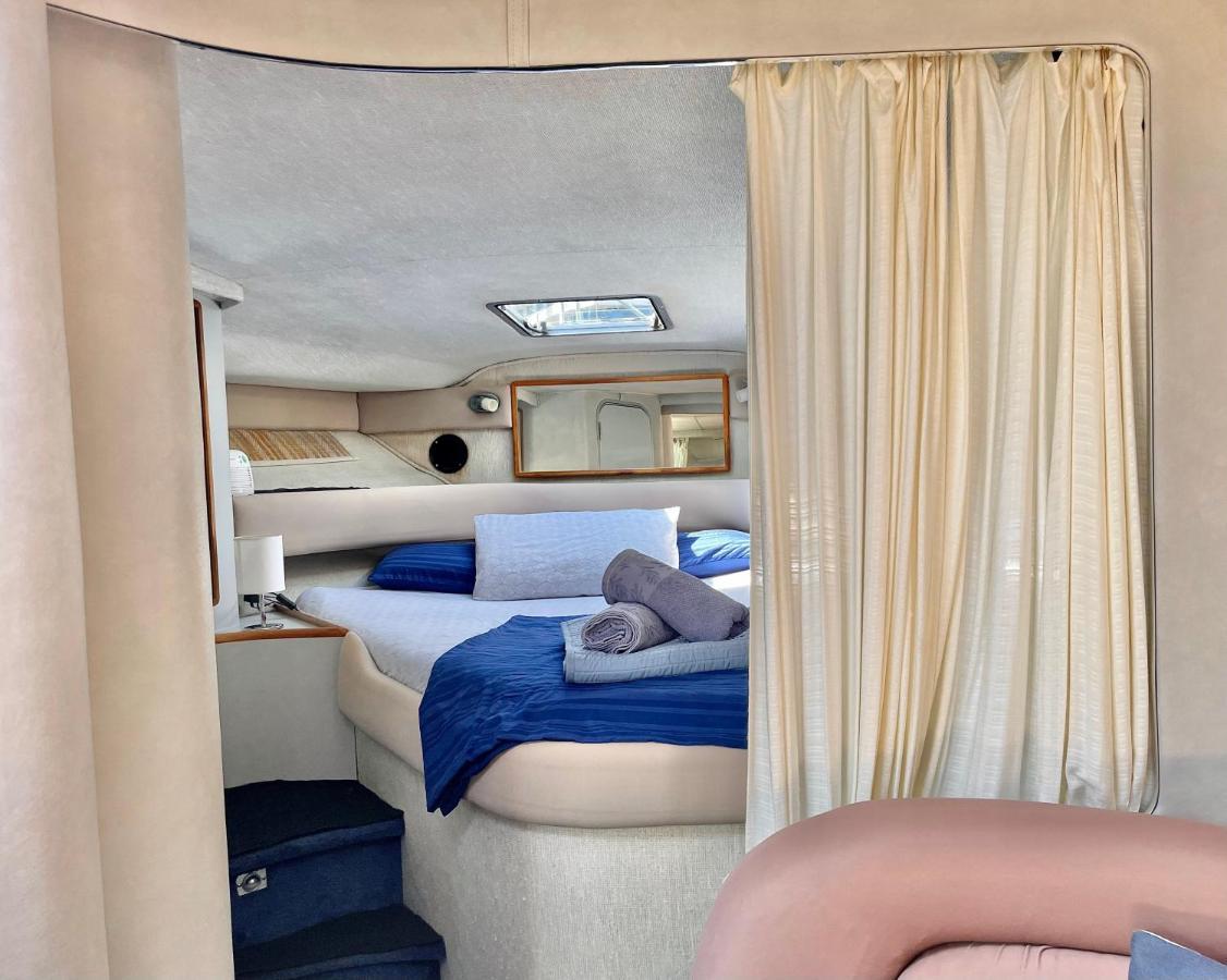 Yacht Hotel Barcelona 산트 아드리아 데 베소스 외부 사진
